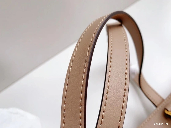 LOUIS MM ONTHEGO VUITTON 0812